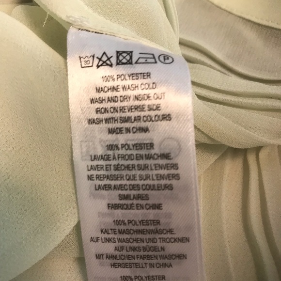 French Connection Sleeveless Lime Sherbet Hidden Button Front Blouse - Picture 7 of 7